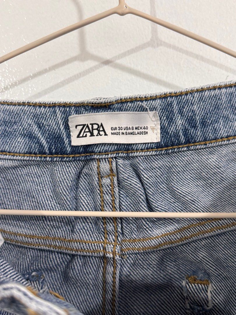 Zara Denim Jeans (Category: Jeans) located in Las Pinas. Submitted by sober_stuff (Listing ID 1383751524, Image 2). Description: Size 26-27 Not high waist Like new.