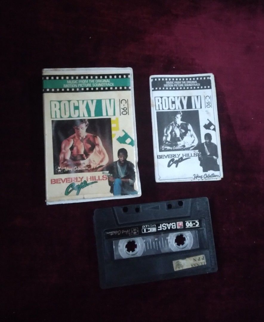 1 pcs kaset pita Soundtrack Rocky 4 (Kategori: Vintage & Antik - Lainnya) berada di Jakarta Timur. Dikirim oleh achmadsonny79825 (ID iklan 1383977681, Gambar 1). Deskripsi: #jual - kaset pita Barat - Music From The original motion Picture Soundtrack Rocky - kondisi kaset dan Cover bagus Harga : 75rb lokasi : jakarta timur wa : 08567715303.