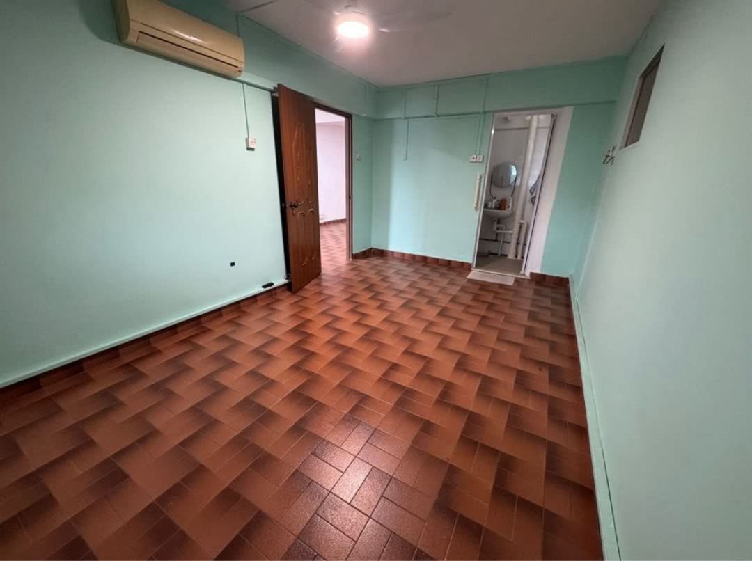 5 Room HDB in 714 Ang Mo Kio Avenue 6 for Sale 3 Bedroom 2 Bath63227756299777113