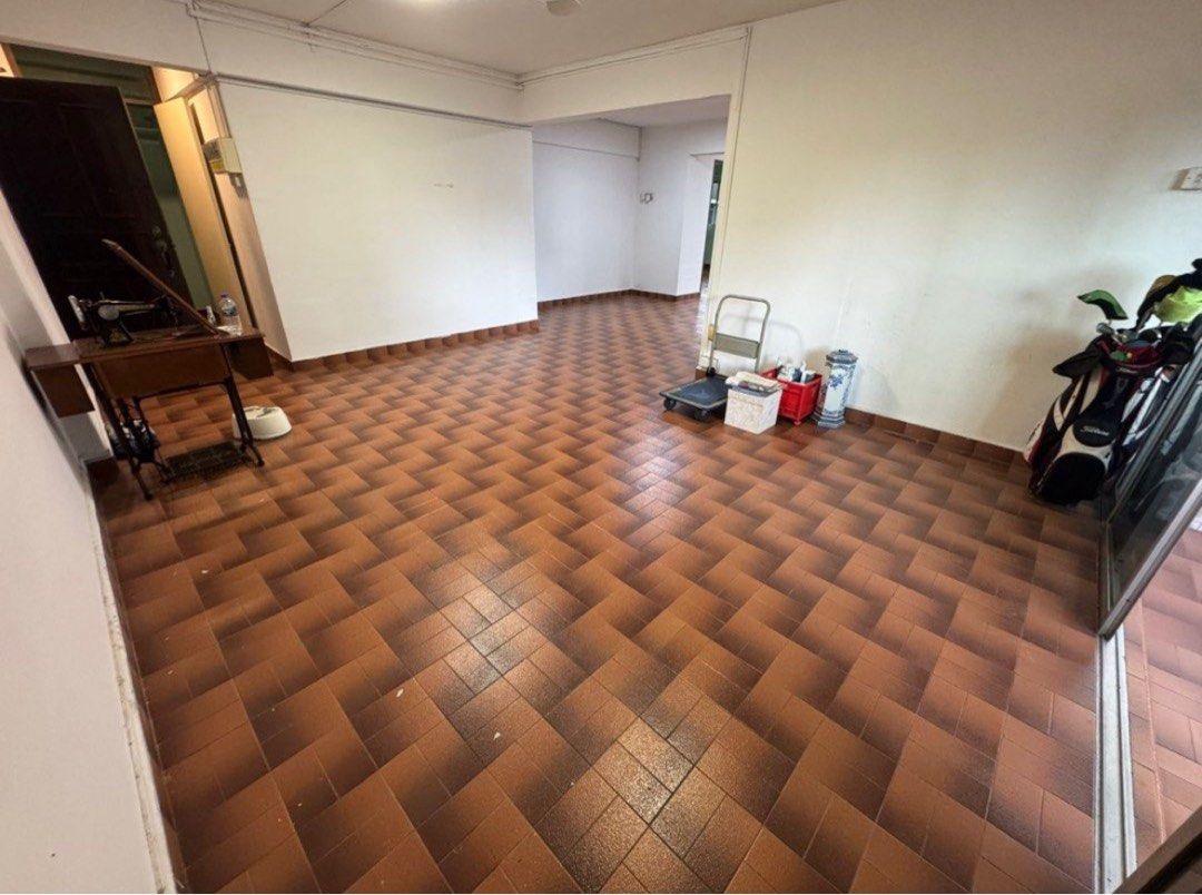 5 Room HDB in 714 Ang Mo Kio Avenue 6 for Sale 3 Bedroom 2 Bath63227756299777112