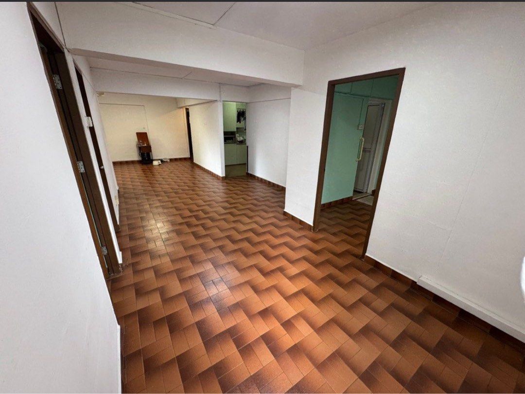 5 Room HDB in 714 Ang Mo Kio Avenue 6 for Sale 3 Bedroom 2 Bath63227756299777111