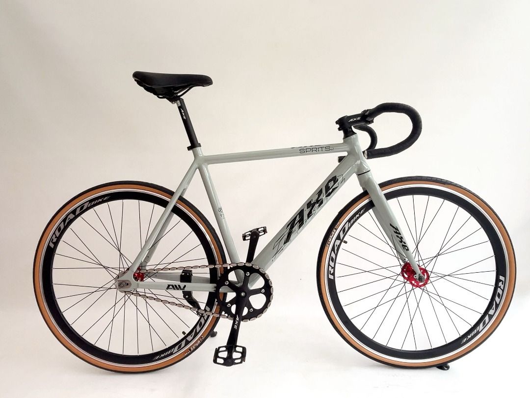 700C AXE Aluminum Fixies Bicycle (Category: Bicycles) located in Singapore. Submitted by mylittlestore88 (Listing ID 1383978277, Image 1). Description: A completely assembled bike and no further adjustment is required. Material: The entire bike is made of aluminum alloy, including the frame, seat post, pedals, and crankset. Lightweight and easy to handle. Gear System: Single-speed fixed gear design. No gear shifting mechanism. Size: Standard 700C