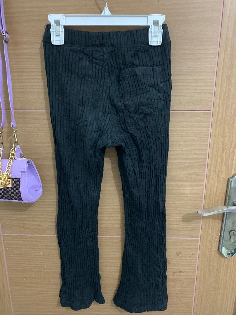 8-12 (Y) Celana Cutbray Uniqlo Kids Hitam Anak Perempuan (Kategori: 8 hingga 12 tahun) berada di Jakarta Barat. Dikirim oleh prelovedbyomi (ID iklan 1384006299, Gambar 2). Deskripsi: Uniqlo Kids Size 140 LP 27x2=54cm PB 75cm.