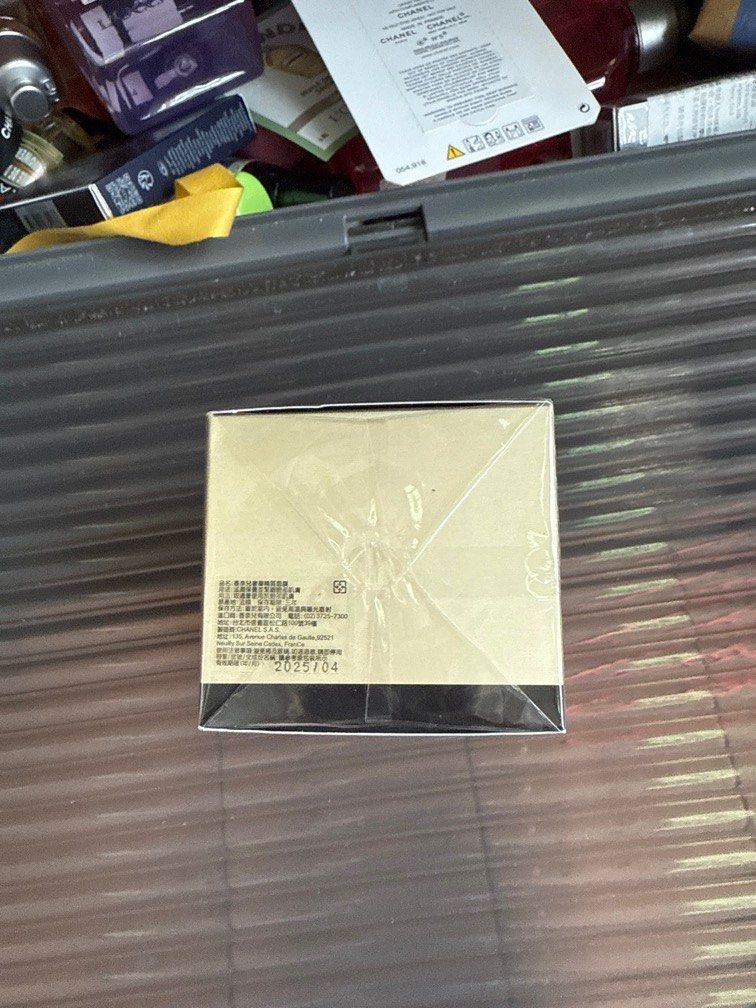 由 konyao991210 (刊登 ID 1383894036，圖片 2) 提交，位於 花蓮縣 (Hualien) 的 香奈兒奢華精質面膜 (類別：護膚、清潔產品)，說明：全新未拆封。