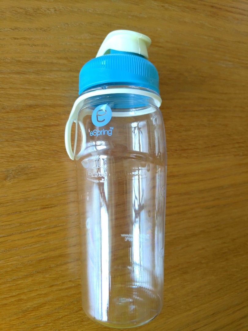 由 kiwiiling (刊登 ID 1383873845，圖片 1) 提交，位於 台北市 (Taipei) 的 免費送 全新 Rubbermaid espring 500ml Tritan水壺 (類別：水杯、水壺)，說明：免費送 全新 Tritan 500ml水壺 0+60 元 7-11店到店貨到付款， 多項合購請先告知，可改標合併結帳一起寄出。。