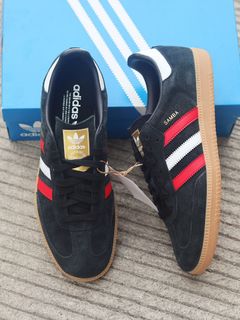 (Kategori: ) berada di . Dikirim oleh pecandusneakers_id (ID iklan 1383951436, Gambar 1). Deskripsi: .