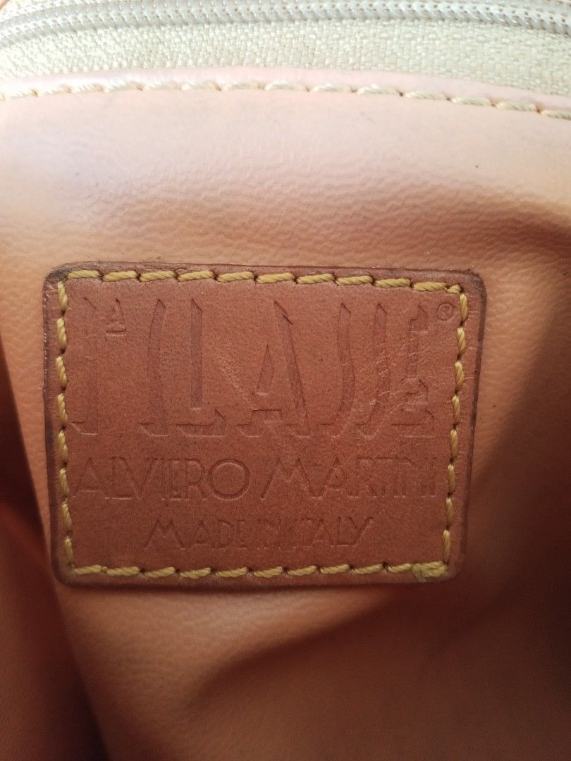 Alviero Martini Map Bag (Category: Luxury Bags & Wallets) located in General Santos City (Dadiangas). Submitted by yawords (Listing ID 1383938666, Image 3). Description: .