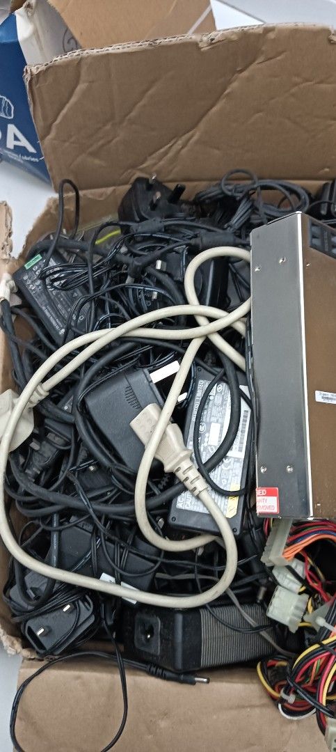 Assorted Power Adapters and Cables - Bulk Lot632267072472351114