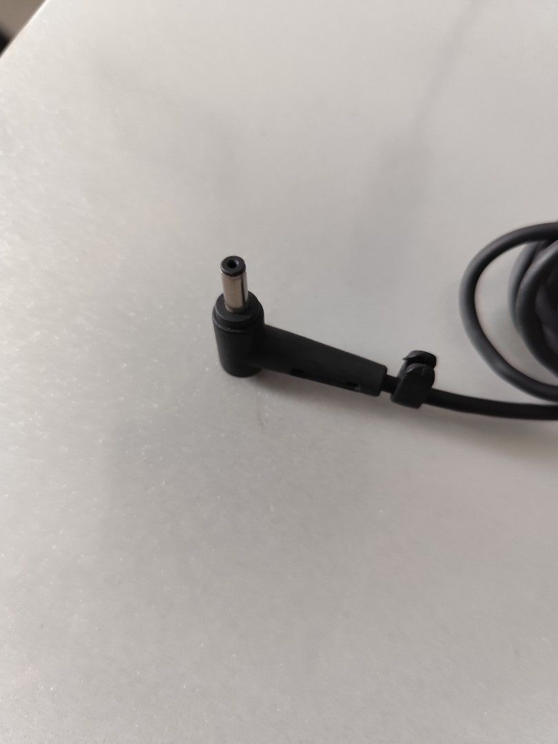 ASUS Power Adapter (Charger)63226707407233111