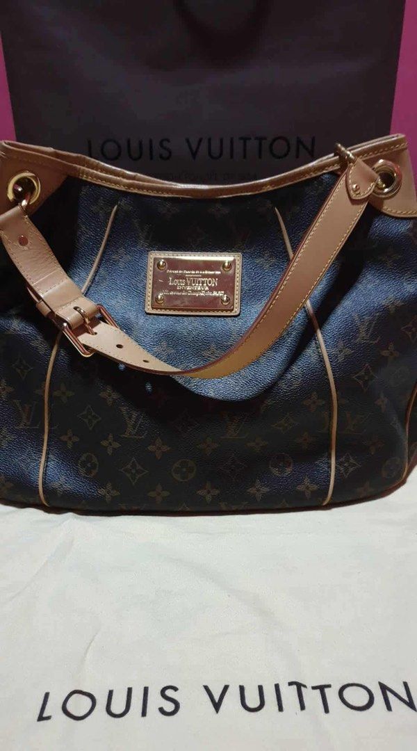 Authentic LV Galleria PM (Category: Luxury Bags & Wallets) located in Manila. Submitted by bl0ss0ms711 (Listing ID 1384041244, Image 2). Description: Authentic Louis Vuitton Galleria PM Comes with box, cards and official receipt Purchased in 2012 at LV Greenbelt but barely used Hardware no tarnishing and leather like new.