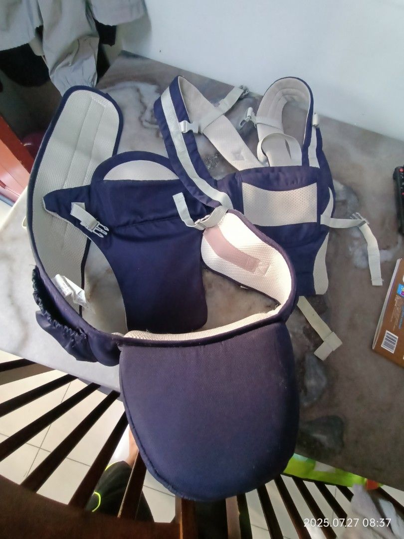Baby Carrier -QINHU (Category: Carriers & Slings) located in Kuala Lumpur. Submitted by muzani48 (Listing ID 1383976195, Image 2). Description: Baby Carrier -QINHU dah tak guna lg. Masih dlm keadaan baik. jarang guna. nk kemas rumah. RM 45 Area UTC Sentul KL dan berdekatan. self pickup. O17-686I3OO Muzani.