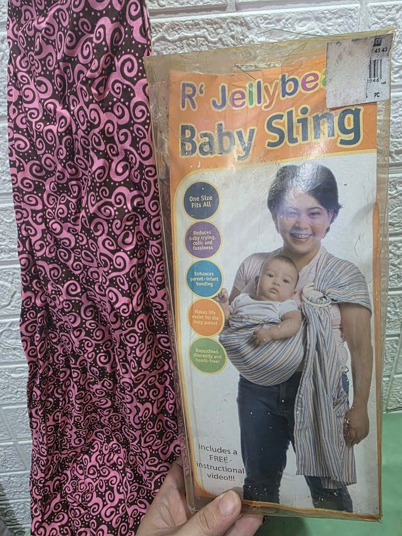 Baby sling (Category: Carriers & Slings) located in Manila. Submitted by anakai (Listing ID 1384008222, Image 1). Description: never been use nstock lng xa need wash.