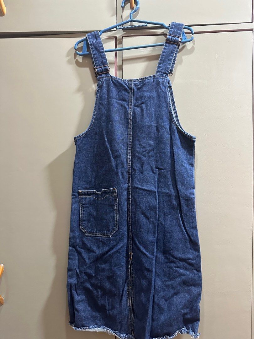 Bershka Romper Denim Dress (Category: Jumpsuits) located in Manila. Submitted by knjul (Listing ID 1383995593, Image 2). Description: Bershka Denim Jumper Did not use this, sobrang sikip for 25 waist .