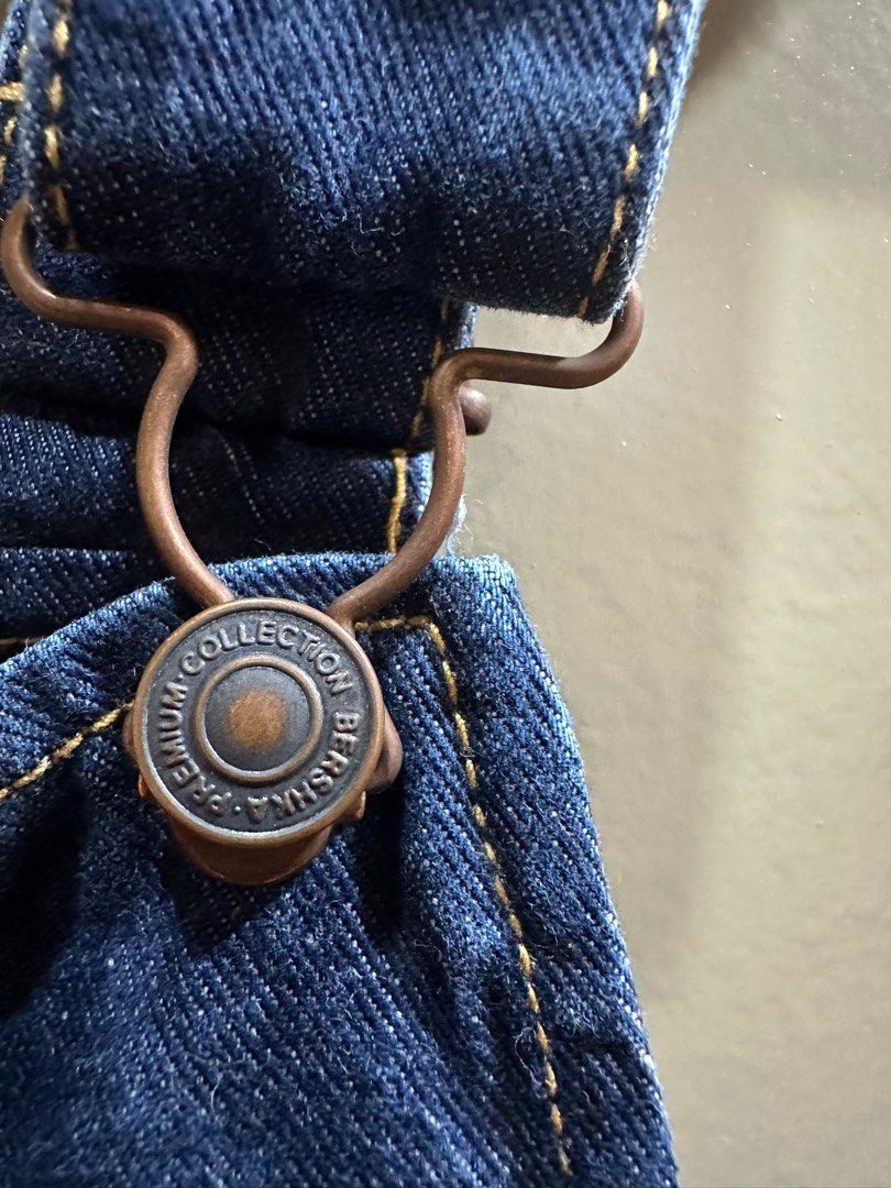 Bershka Romper Denim Dress (Category: Jumpsuits) located in Manila. Submitted by knjul (Listing ID 1383995593, Image 3). Description: Bershka Denim Jumper Did not use this, sobrang sikip for 25 waist .