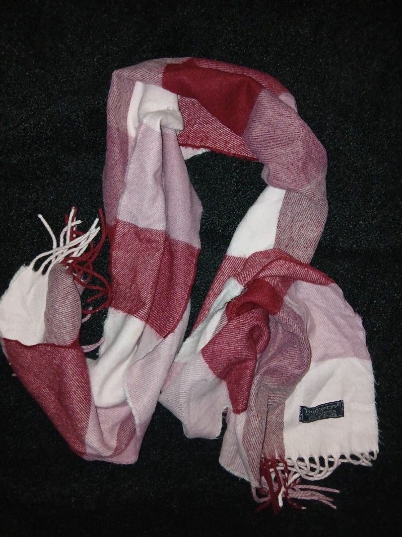 BURBERRYS 100% Cashmere (Category: Luxury Accessories) located in Caloocan City. Submitted by benthriftshp (Listing ID 1384007063, Image 1). Description: for sale BURBERRYS scarf 100% Cashmere vgood condi 1000 free sf gcash payment j&t courier.