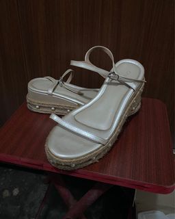 (Kategori: ) berada di . Dikirim oleh dewihaffah (ID iklan 1383998449, Gambar 1). Deskripsi: .