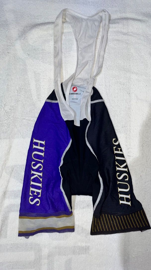 Castelli Bibshort size Medium Womens (Category: Bicycles) located in Caloocan City. Submitted by layjahhh (Listing ID 1384035866, Image 1). Description: Excellent condition, womens cut.