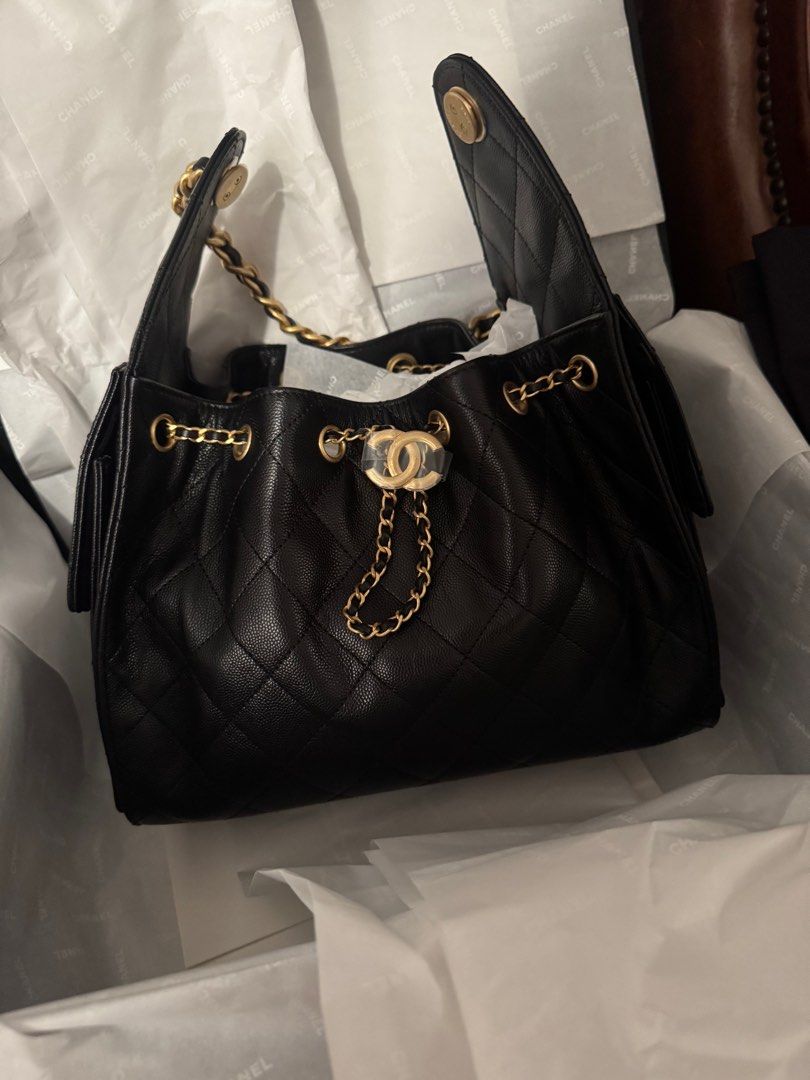 Chanel 25 黑荔枝金扣small size （分類：手袋及銀包）位於 Hong Kong。 由 mj.com19 提交（商品編號 1384047742，圖片 1）。簡介： Chanel 黑荔枝金扣small size Full set brand new Copy 單。