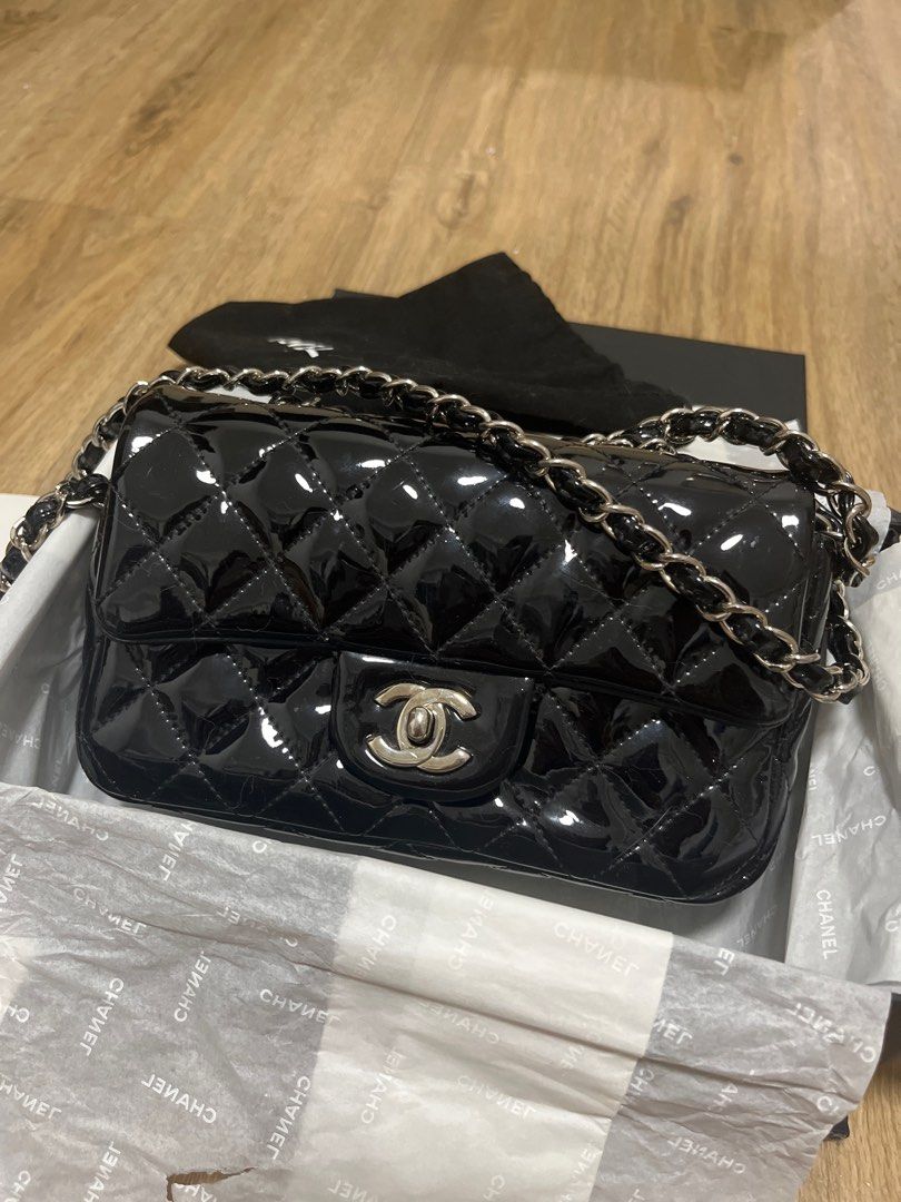 Chanel class flap23 漆皮 （分類：手袋及銀包）位於 Hong Kong。 由 arsiu111376589 提交（商品編號 1384039614，圖片 1）。簡介： 閑置多年少用 購自香港機場 有盒有單 沒有卡可陪驗。