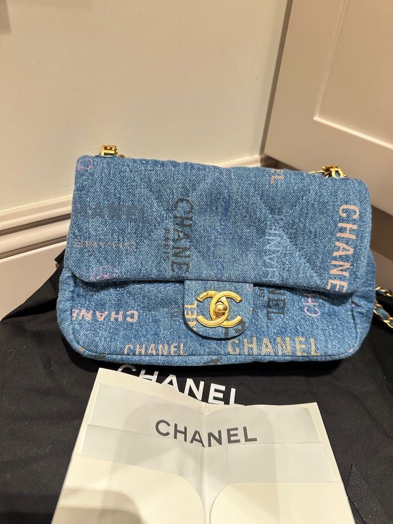 Chanel Denim Flap Bag （分類：手袋及銀包）位於 Hong Kong。 由 totticat 提交（商品編號 1384033347，圖片 1）。簡介： Denim Flap Bag used few times Comes with box, dust bag, receipt 。