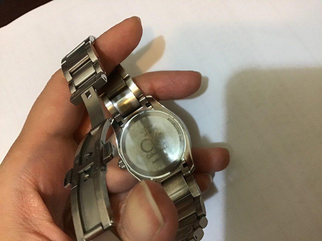 由 eihnicsurf (刊登 ID 1384016175，圖片 3) 提交，位於 台中市 (Taichung) 的 Ck 購於百貨 經典款 手錶 (類別：手錶)，說明：男女皆可戴 原價1萬多 便宜賣 購於新光 超有質感 買到賺到。