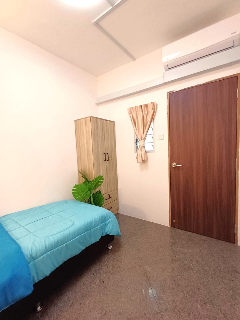 (Category: ) located in . Submitted by your_rental_specialist (Listing ID 1383932094, Image 1). Description: .