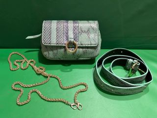 (Category: ) located in . Submitted by daily.essentials.23 (Listing ID 1383895845, Image 1). Description: .