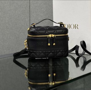 (Category: ) located in . Submitted by neverfull_luxury_sg (Listing ID 1383915406, Image 1). Description: .