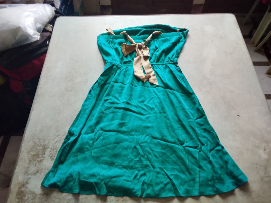 Dress US BNEWTAG (Category: Dresses) located in Los Banos. Submitted by mania-62906 (Listing ID 1383922668, Image 3). Description: US small. Green..