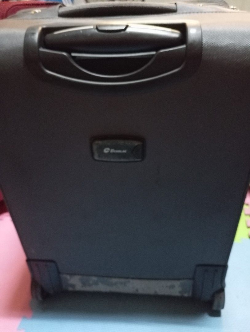 Echolac luggage medium (Category: Luggage) located in Makati City. Submitted by qwerty1026 (Listing ID 1383894546, Image 3). Description: .