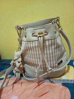 (Kategori: ) berada di . Dikirim oleh rosita22an83281 (ID iklan 1383970144, Gambar 1). Deskripsi: .