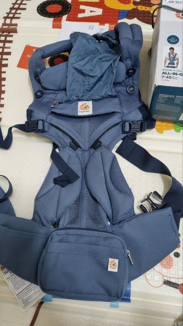 Ergobaby Omni 360 Oxford Blue (Kategori: Kereta, Kursi Goyang & Gendongan Bayi) berada di Sidoarjo. Dikirim oleh popyca (ID iklan 1384051001, Gambar 1). Deskripsi: Fullset Lengkap Box, warna pekat, minus pemakaian saja harga yg tertera setelah diskon dr shopi nama toko shopi : popyca.