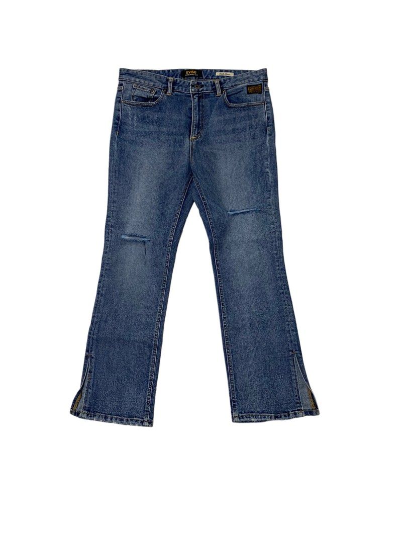 Evisu Genes Bellbottoms (Category: Jeans) located in Angeles City. Submitted by luigisells (Listing ID 1383954362, Image 2). Description: Size 32 Very Good Condition Issue/s: none MOP: Gcash or Bank Transfer Courier: J&t Express.