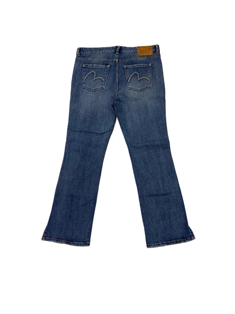 Evisu Genes Bellbottoms (Category: Jeans) located in Angeles City. Submitted by luigisells (Listing ID 1383954362, Image 1). Description: Size 32 Very Good Condition Issue/s: none MOP: Gcash or Bank Transfer Courier: J&t Express.