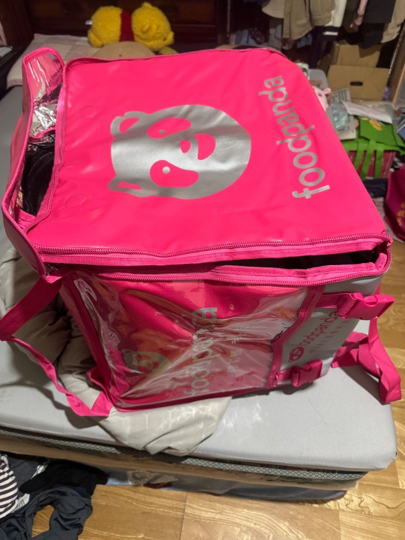 由 yayahuimama (刊登 ID 1383870701，圖片 1) 提交，位於 桃園市 (Taoyuan) 的 熊貓外送袋Foodpanda (類別：外送)，說明：全新無使用痕跡限汐止面交。