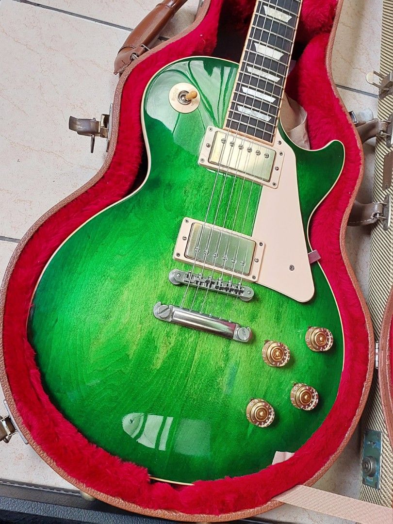 Trade: 2017 Gibson USA Les Paul (Category: Musical Instruments) located in Quezon City. Submitted by jam.jam3 (Listing ID 1383495068, Image 3). Description: Sale Trade Gibson USA Les Paul 🇺🇸 Made in USA – sounds and plays like a beast, with plenty of character. Specs: Mahogany body & neck (60s slim profile) Rosewood fretboard, 22 frets Gibson '57 Classic (neck) / '57 Classic+ (bridge) Grover locking tuners (Nickel) ABR-1 bridge & stopbar tailpi