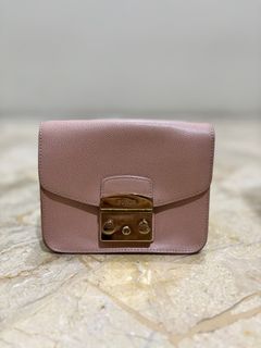 (Kategori: ) berada di . Dikirim oleh aliceinwonderland12 (ID iklan 1384033798, Gambar 1). Deskripsi: .