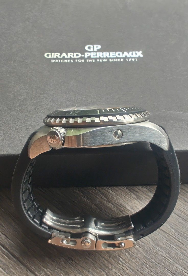 Girard Perregaux Sea Hawk (Category: Luxury Watches) located in Pasig City. Submitted by hed.serrano (Listing ID 1383961100, Image 3). Description: FS : Girard Perregaux Sea Hawk - Model reference 49950-19-632-FK6A - In-house GP033R0 automatic movement. 28,800 vph, 46 hour power reserve with sub seconds and date complications. - Water resistant to 1,000m (3300ft) - Double-domed sapphire crystal with dual-sided antireflective coating - Rubber-fill