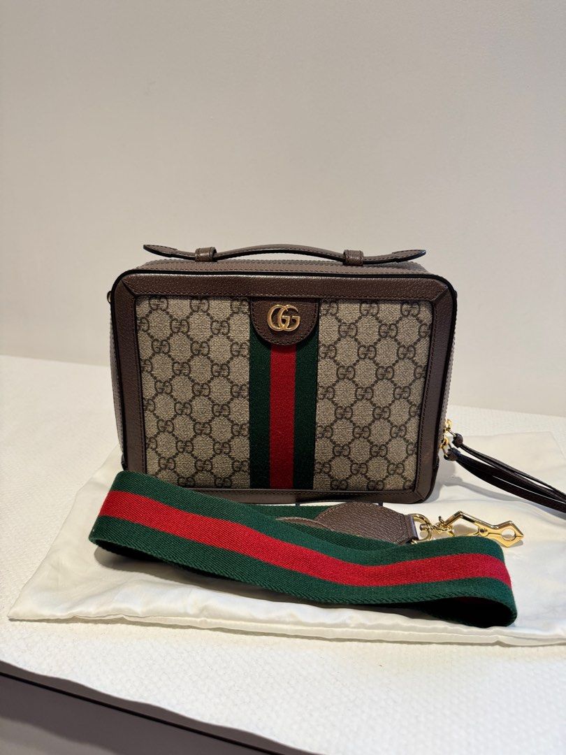 Gucci Ophidia Medium Bag (Category: Luxury Bags & Wallets) located in Manila. Submitted by mctrl (Listing ID 1384021492, Image 1). Description: Comes with dustbag.
