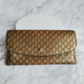 (Category: ) located in . Submitted by luxuryvintage (Listing ID 1384029529, Image 1). Description: .