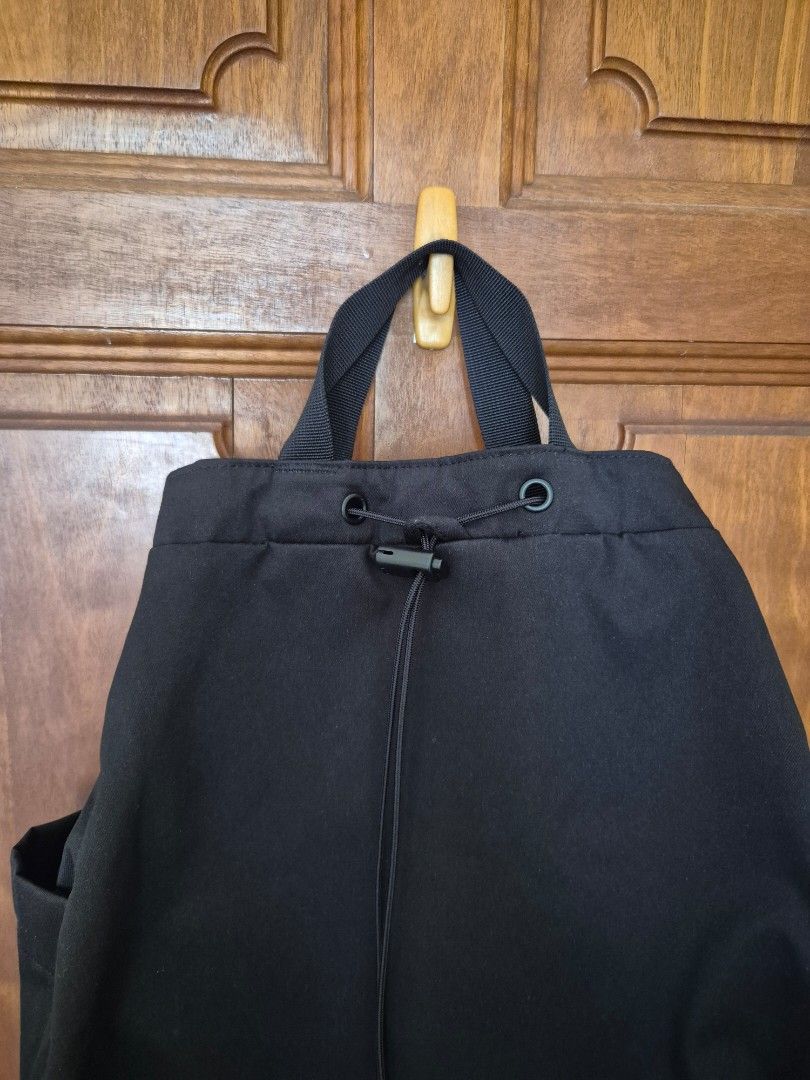 Hellolulu Drawstring Backpack (Category: Backpacks) located in Singapore. Submitted by good.stuff.here (Listing ID 1383902183, Image 2). Description: very spacious and lightweight.