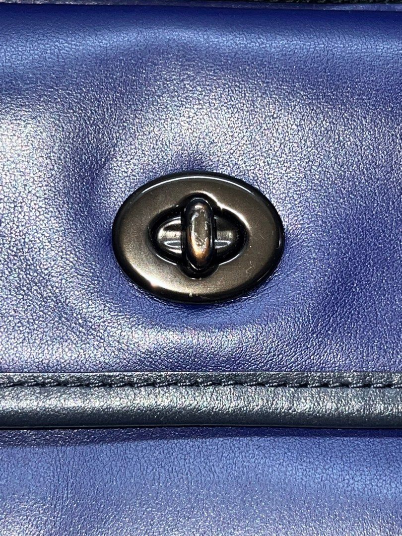 Heritage Belt bag - Indigo Blue (Category: Luxury Bags & Wallets) located in Taguig. Submitted by lesligallardoe (Listing ID 1384013246, Image 2). Description: Final price posted..