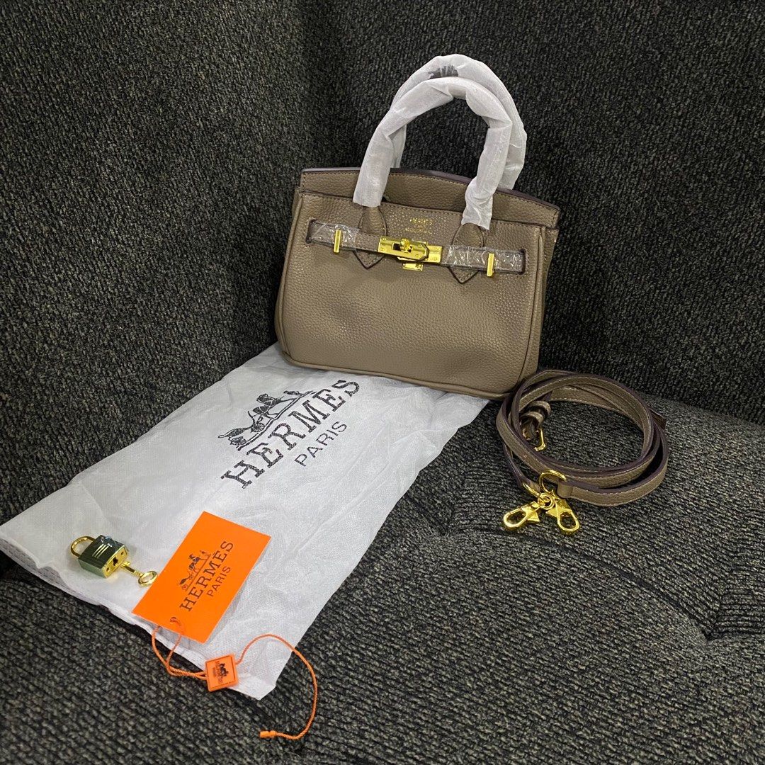 Hermes Birkin (Category: Luxury Bags & Wallets) located in Manila. Submitted by blessingma81004 (Listing ID 1384024905, Image 3). Description: Excellent Condition Never been used From dubai .