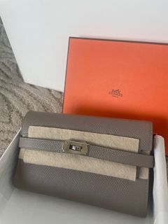 （分類：）位於 。 由 handbag_lover 提交（商品編號 1383957936，圖片 1）。簡介： 。