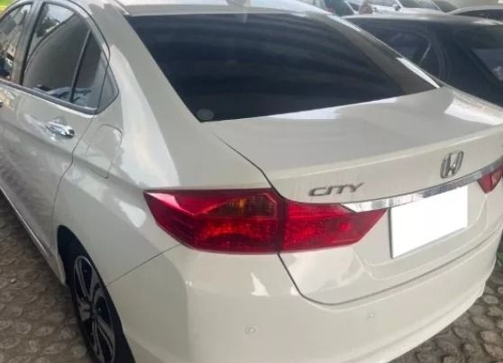 由 yanxiuman (刊登 ID 1383902996，圖片 3) 提交，位於 桃園市 (Taoyuan) 的 Honda City 2017款 白色 全廠認證車 車商勿擾 (類別：汽車出售)，說明：🎶顏色：白色 🎶排氣量：1.5L 🎶出廠：2017 🎶行駛里程：8萬公里 安全氣囊 ABS防鎖死 👍最有公信力的認證 👍車況與認證表不符 , 退車並全額退費 👍車況及里程公開化 👍檢定報告 🧸因車價划算、車況認證，詢問人數多，請提前預約看車 🎀我也可為您尋車!告訴我您的需求與預算，讓我為您圓夢 ✅可分期 ✅可貸款✅車換車 🎀貸款配合/協助分期 ⚠️車商販售 非自售 請車行勿擾⚠️ 🉑全台北中南皆有服務據點 歡迎私訊預約賞車 🎊請提前私訊預約賞車 🎊請提前私訊預約賞車 🎊請提前私訊預約賞車 全廠認證車 車商勿擾 滿小姐:0️⃣9️⃣0️⃣5️⃣3️⃣6️⃣1️⃣0️⃣5️⃣5️⃣ (歡迎私訊)。