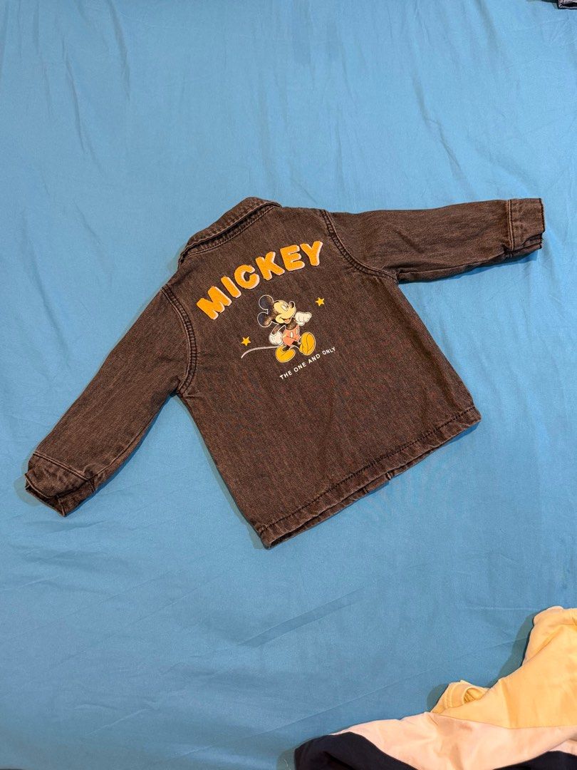 Jacket mickey baby boys 3-6 months (Category: Babies & Kids Fashion) located in Semenyih. Submitted by sayaieja (Listing ID 1384022171, Image 1). Description: Button up to 6 months Wear as outer not button, up to 9 months Barely used so this jacket is like new. Handsome if you pair it with plain tshirt.
