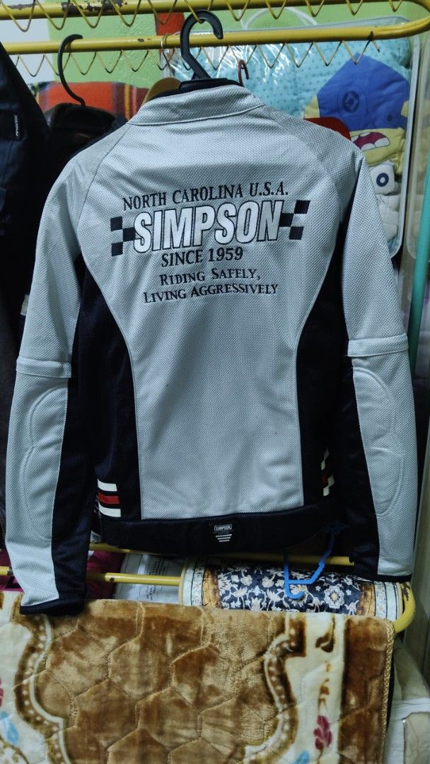 Jaket Simpson baca detail sebelum beli. (Category: Announcements) located in Arau. Submitted by afiqtsgtiger91_store (Listing ID 1384024752, Image 2). Description: -Sehelai Jaket simpson pakai time ride cukup cantik item ni. -Item kondsi bundle kondsi 9/10 warna xfaded serta xde koyak. -Pit 22/L25 . -Harga dipinta rm188 dfod. Rasa berbaloi beli klau mhal abaikan -Sebarang pertanyaan boleh Dlm Sy terus..