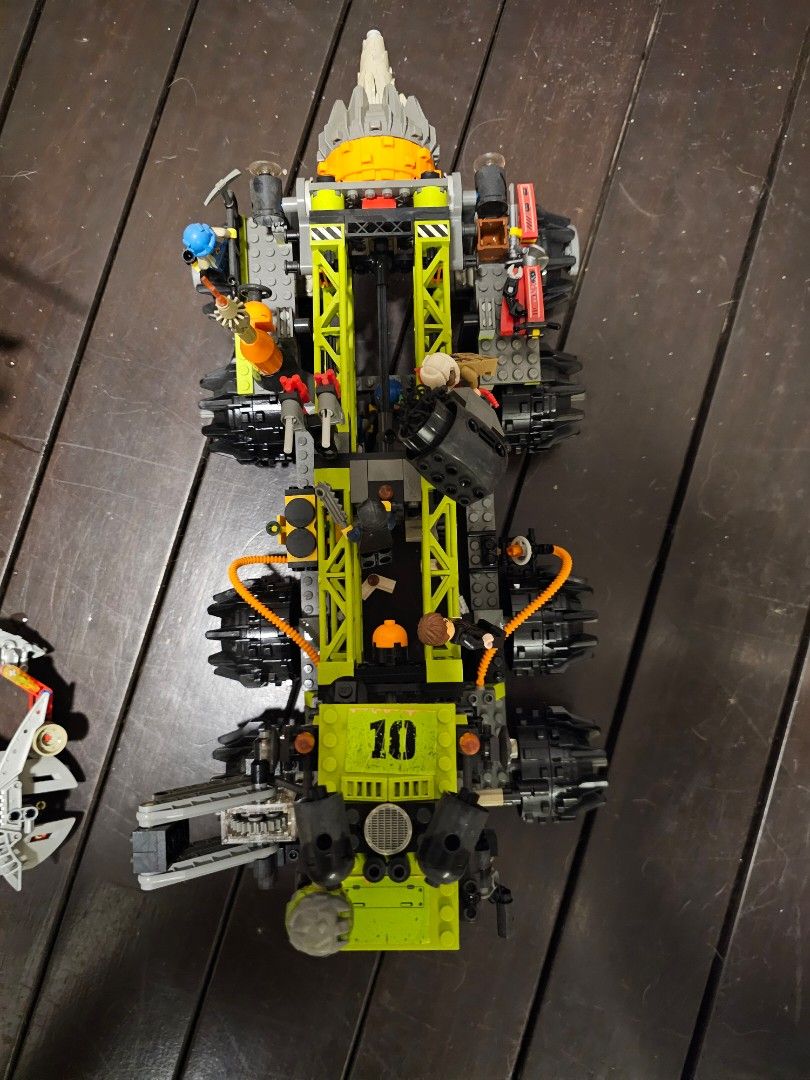 LEGO Titanium Command Rig (Category: Lego & Building Sets) located in Singapore. Submitted by abibu (Listing ID 1384032828, Image 3). Description: - LEGO Power Miners Rock Wrecker 8961 set - Good condition - Minor wear and tear - Great for collectors and LEGO enthusiasts.