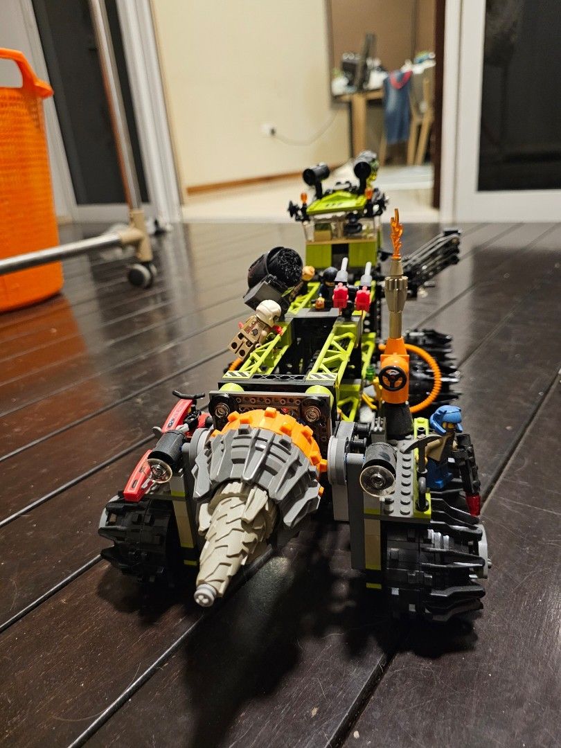 LEGO Titanium Command Rig (Category: Lego & Building Sets) located in Singapore. Submitted by abibu (Listing ID 1384032828, Image 1). Description: - LEGO Power Miners Rock Wrecker 8961 set - Good condition - Minor wear and tear - Great for collectors and LEGO enthusiasts.