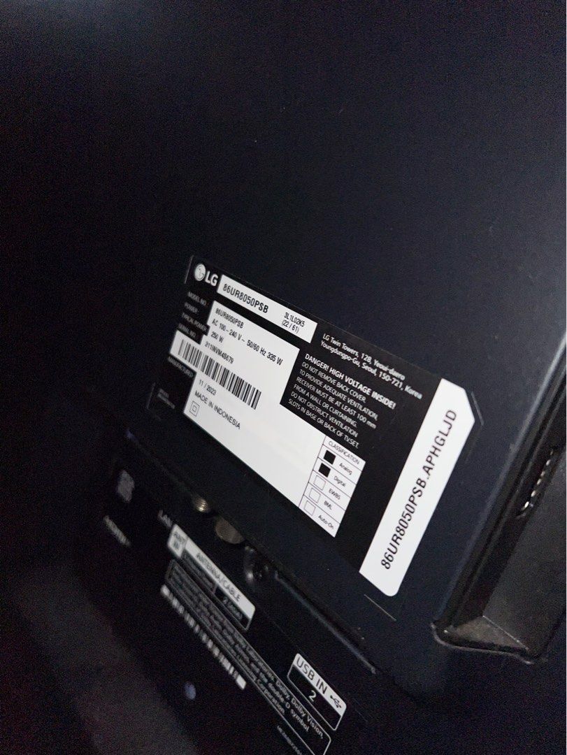 LG 86” inc REAL 4K HDR THINQ (OPEN FOR SWAP) (Category: TV) located in Las Pinas. Submitted by gmonteros (Listing ID 1383937382, Image 2). Description: Almost new!!! May plastic pa yung tv sa gilid Srp 159k Nabili 110k No box na Open for swap (phone) Pm for more pics and vid .
